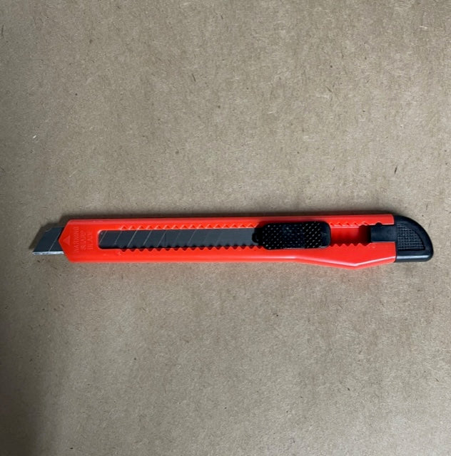 Retractable Safety Knife with Olfa breakaway blade